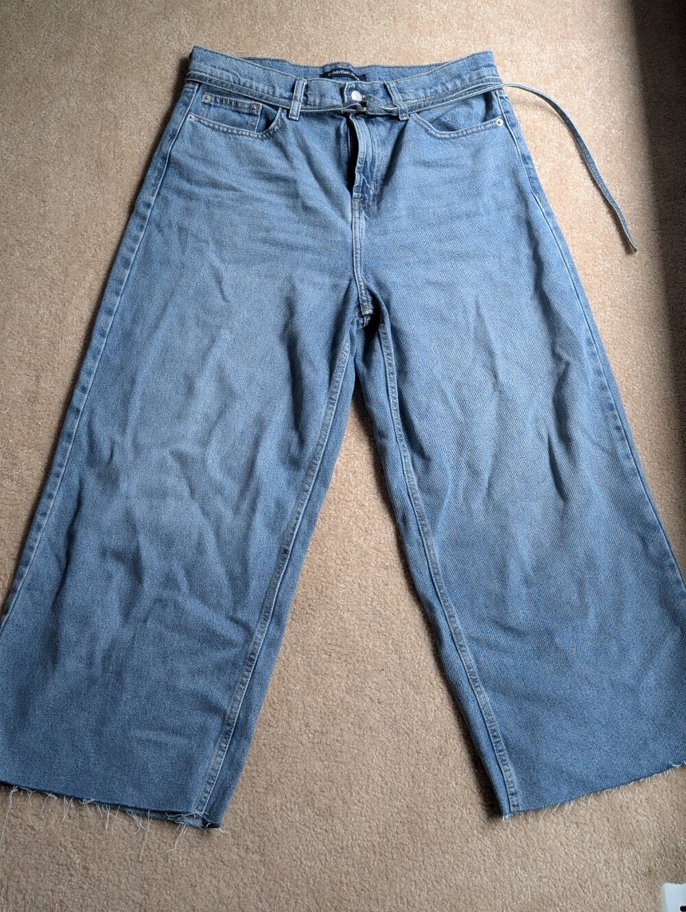 Calvin Klein Jeans Wide-Leg Raw Hem Cropped Denim